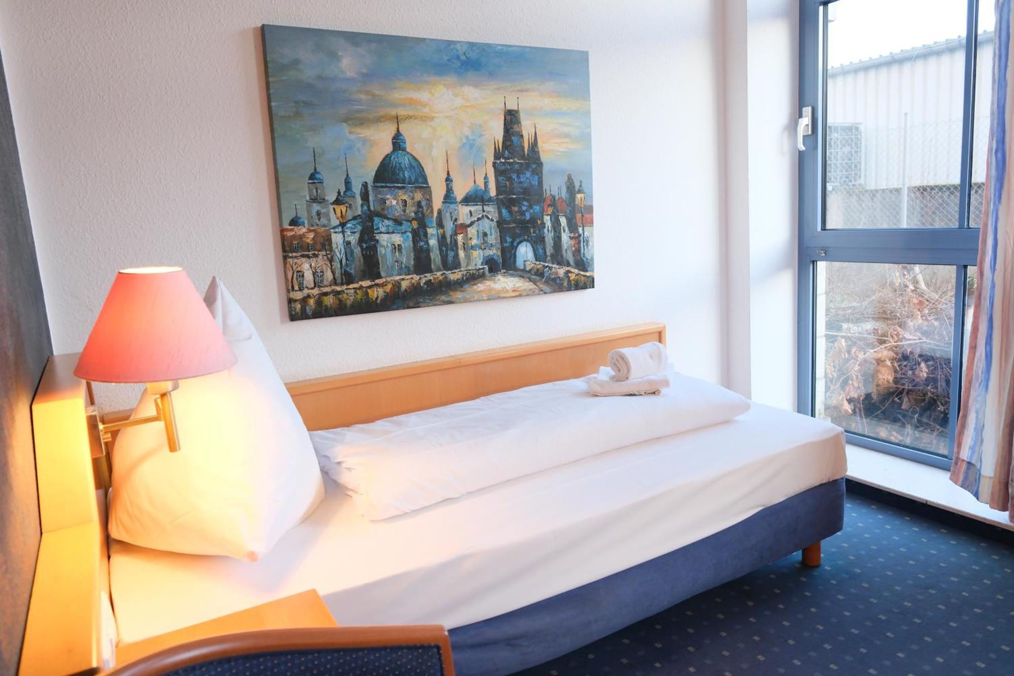 Stargaze Forum Hotel Duesseldorf-Hilden Dış mekan fotoğraf