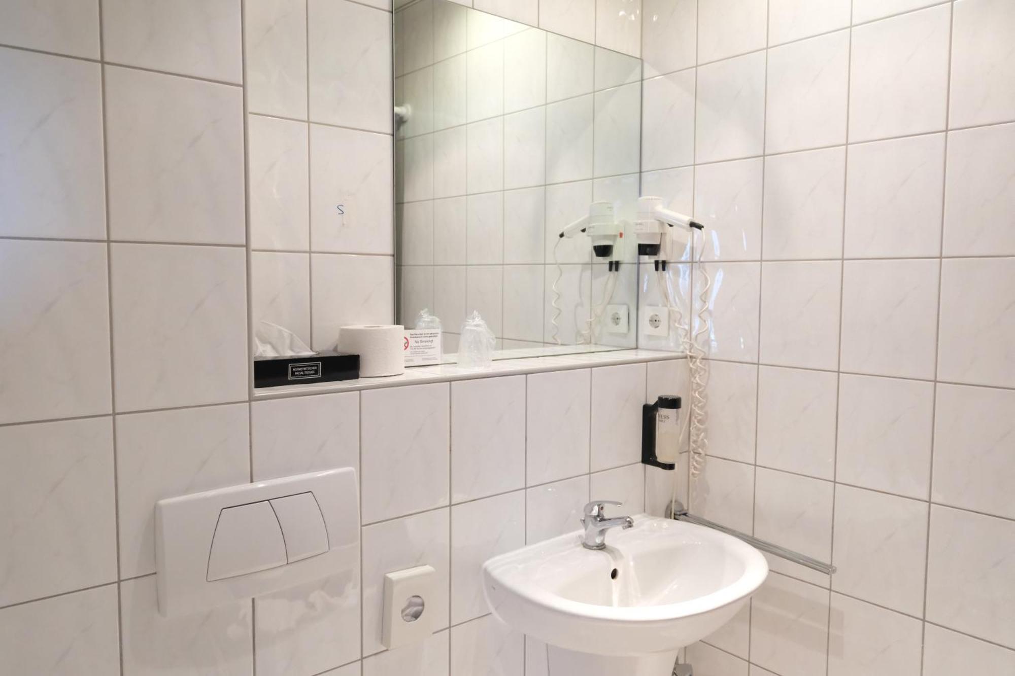 Stargaze Forum Hotel Duesseldorf-Hilden Dış mekan fotoğraf